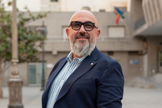 «Pese a la propaganda y los anuncios de la Junta, el personal sigue recortándose»