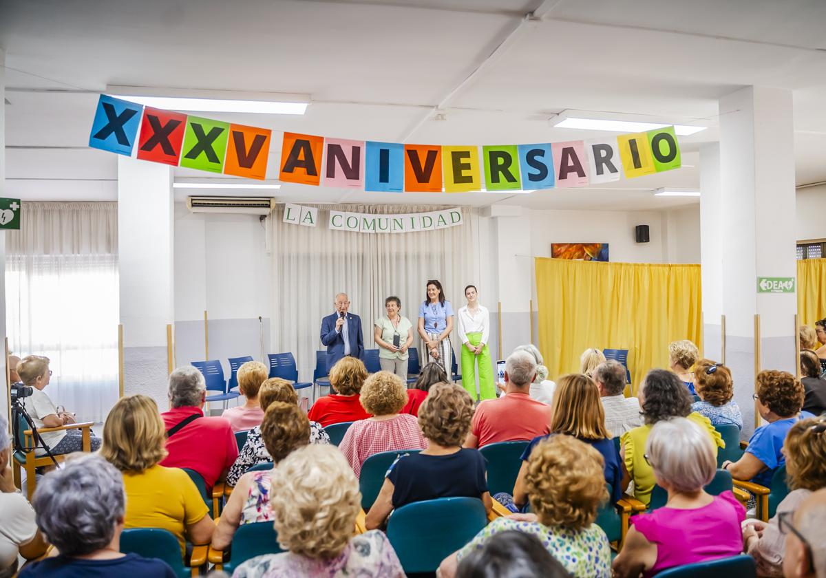 Uno de los momentos de la presentación de los actos.