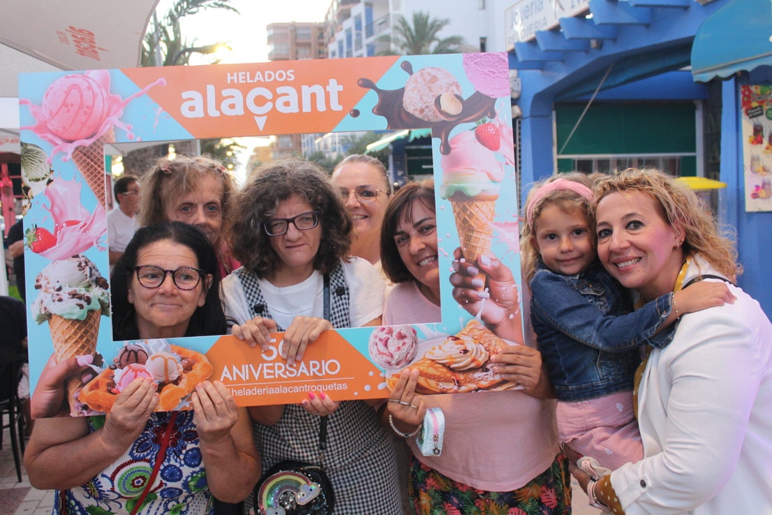 Así fue la celebración del 50 aniversario de la Heladería Alacant de Roquetas de Mar