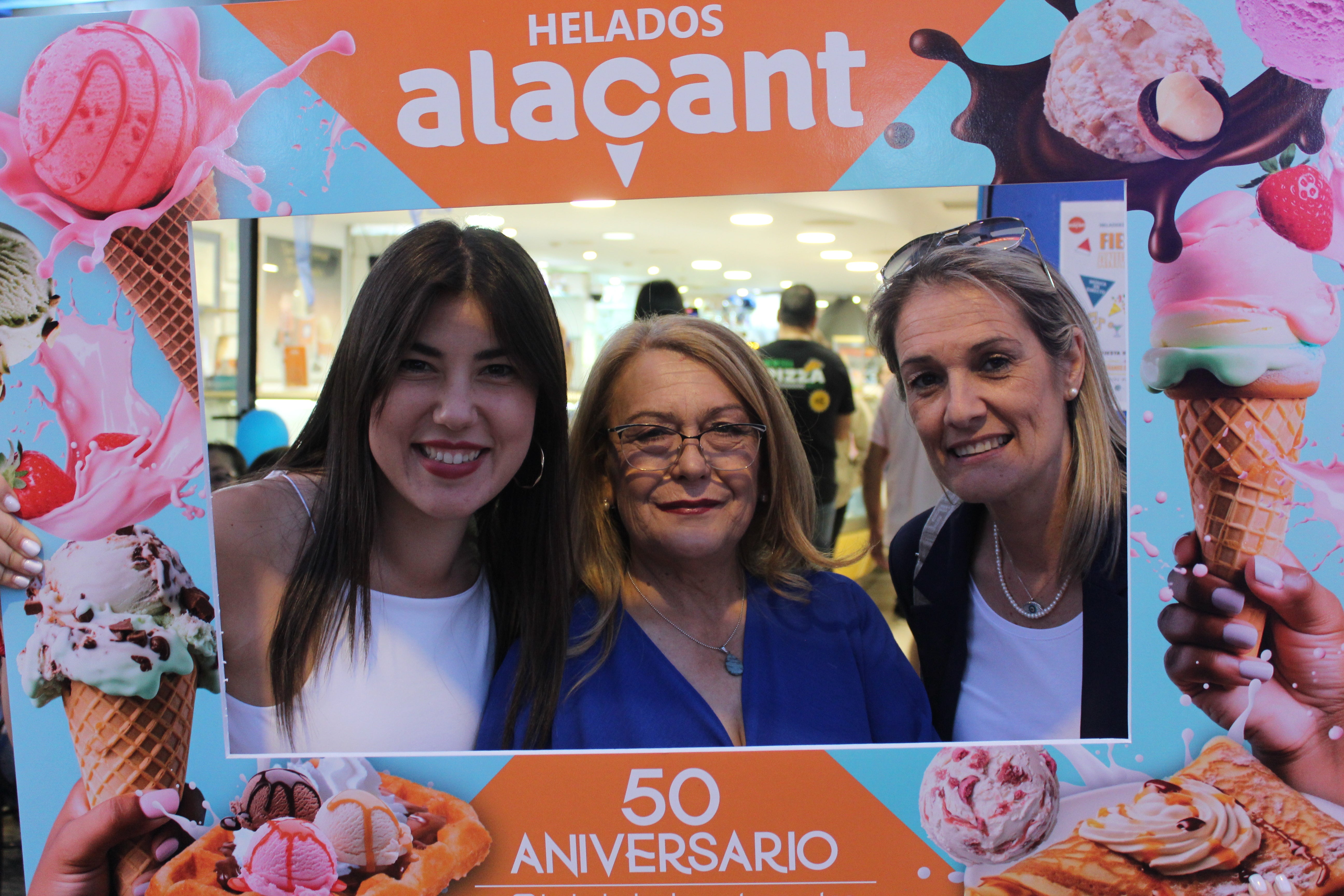Así fue la celebración del 50 aniversario de la Heladería Alacant de Roquetas de Mar