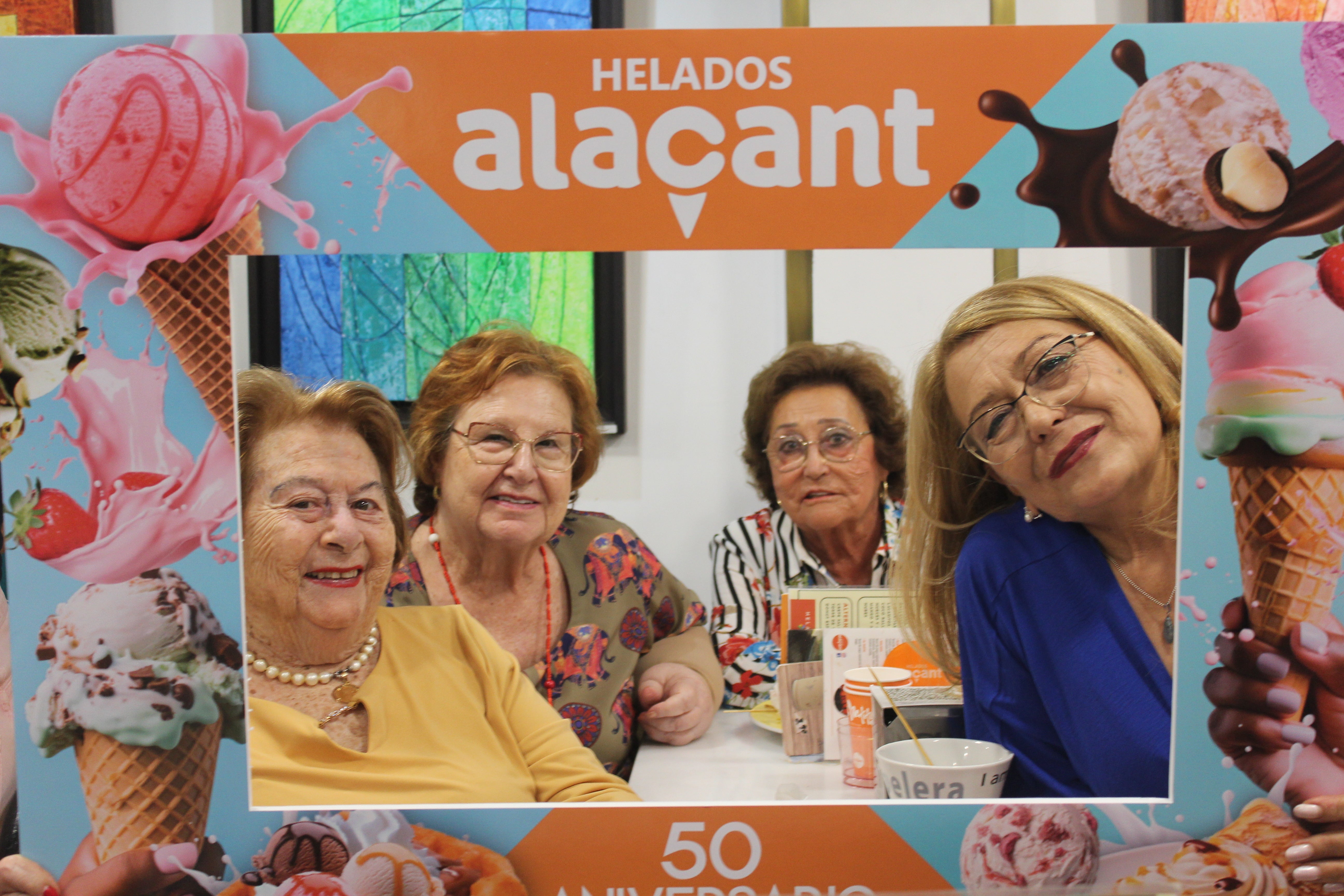 Así fue la celebración del 50 aniversario de la Heladería Alacant de Roquetas de Mar