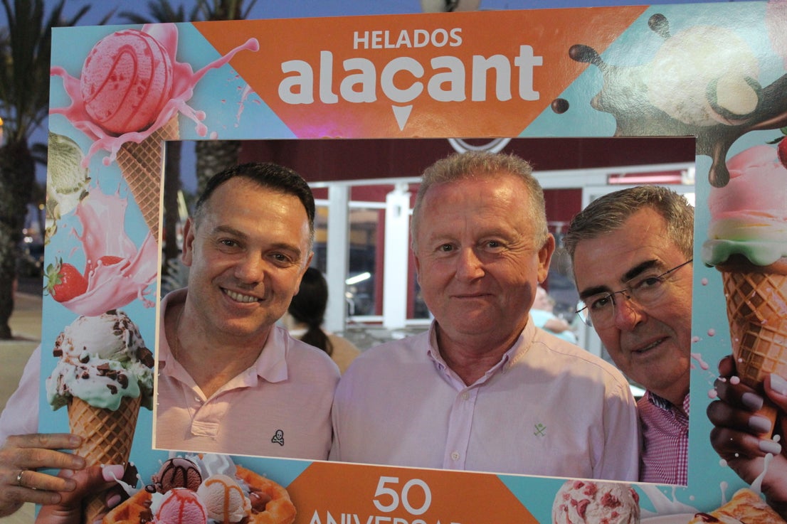 Así fue la celebración del 50 aniversario de la Heladería Alacant de Roquetas de Mar