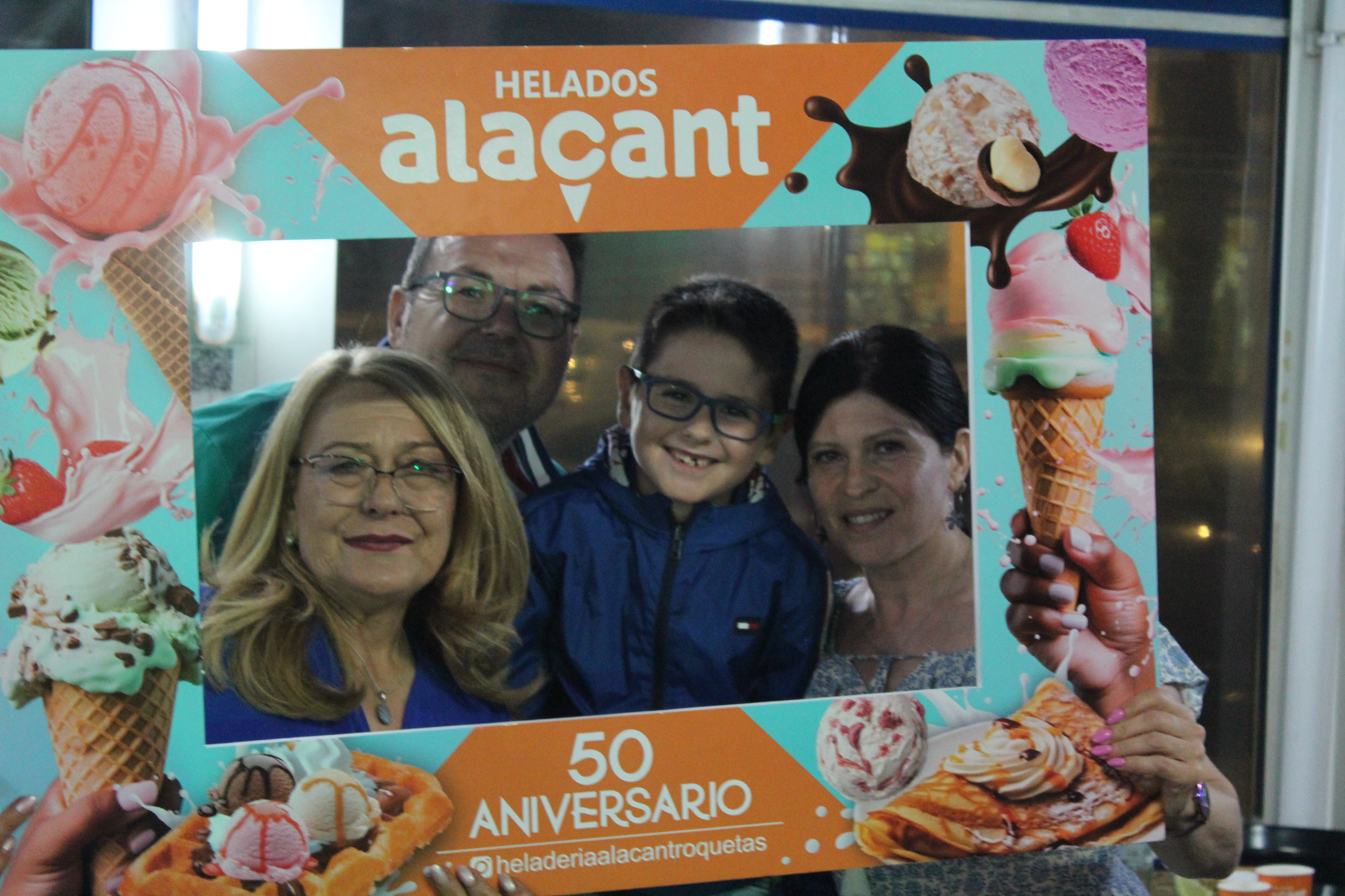Así fue la celebración del 50 aniversario de la Heladería Alacant de Roquetas de Mar
