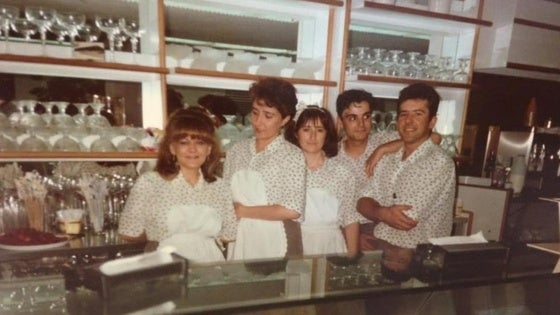 La heladería de los 65 sabores que conquista Roquetas de Mar
