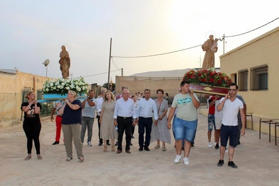 La barriada del Cosario festeja por sus calles a su patrón San Antonio de Padua