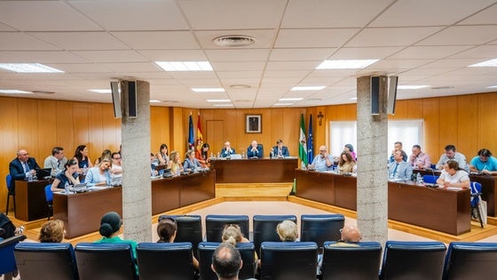 La oposición plantea que la ciudad de Roquetas de Mar sea más verde y se mejoren deficiencias