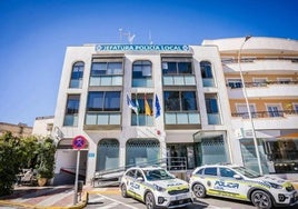 Imagen de la fachada de la Jefatura de Policía Local de la localidad de Roquetas de Mar.
