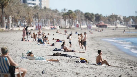 Protección Civil Vícar y Emergencias Vícar ofrecen ocho consejos para luchar contra el calor