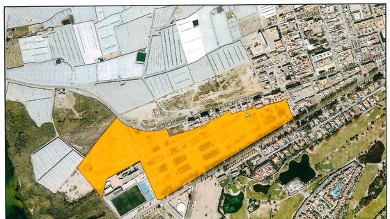 Roquetas compra un terreno para convertir al municipio en la «ciudad del deporte base y de alta competición»