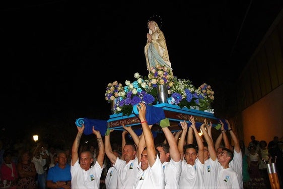 Fiesta de la espuma, petanca y juegos infantiles para las Fiestas de La Gloria