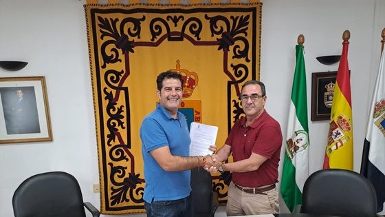 El Ayuntamiento entrega una subvención de 46.000 euros para un club de La Mojonera