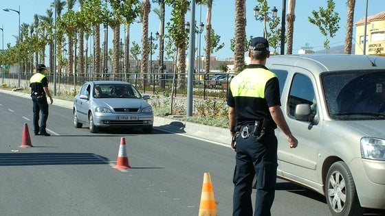 Vícar refuerza la seguridad con la instalación de cámaras para el control del tráfico