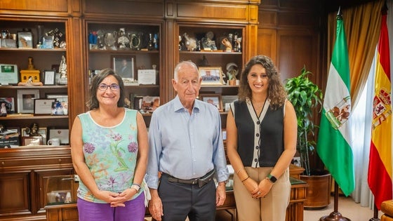 Roquetas y Asoal estrechan lazos para trabajar juntos a favor de las personas sordas