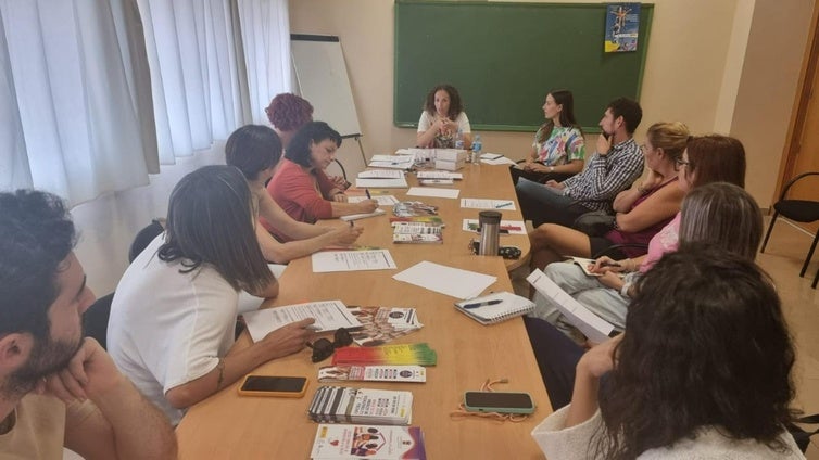 Centros educativos de Vícar se preparan para coordinar las actividades del 25N