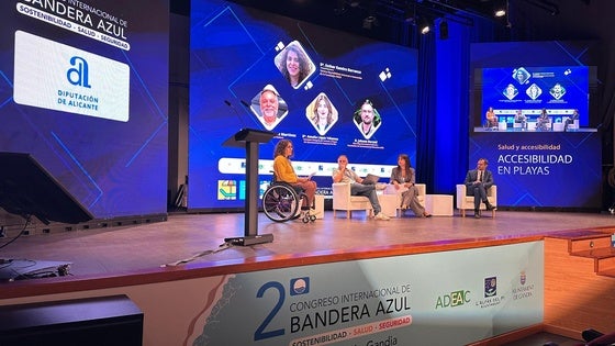 Roquetas expone su modelo turístico en un congreso de nivel internacional