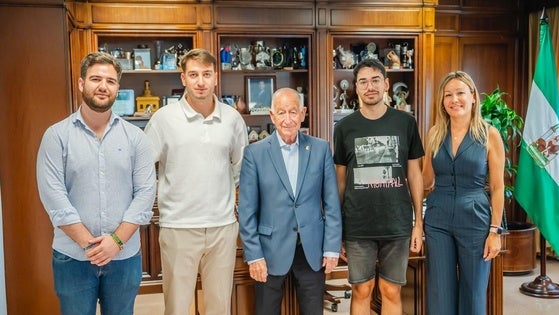 Amat recibe a Jesús Gómez Fernández, ganador de la Liga Nacional de Debate
