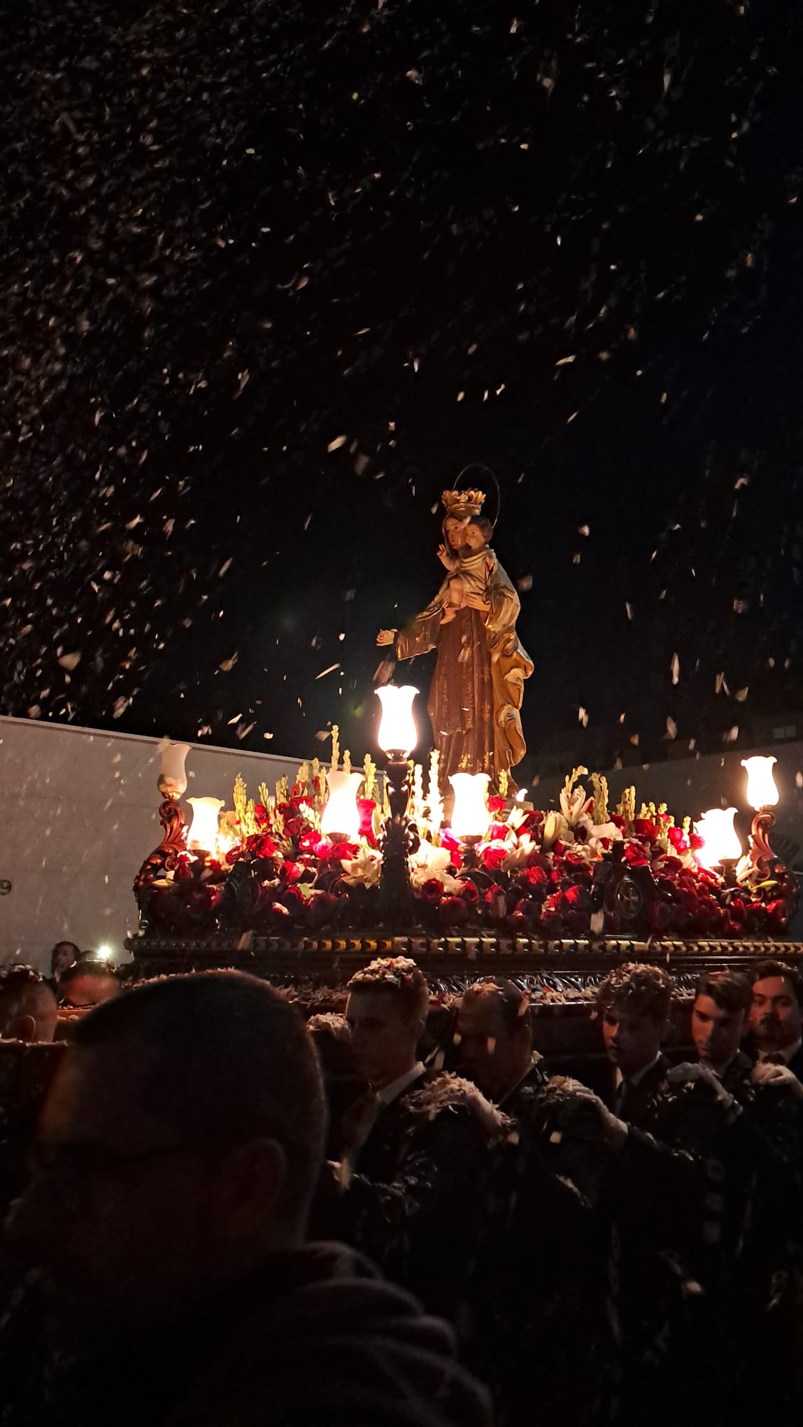 La Virgen del Carmen recorre La Gangosa por el 25º aniversario