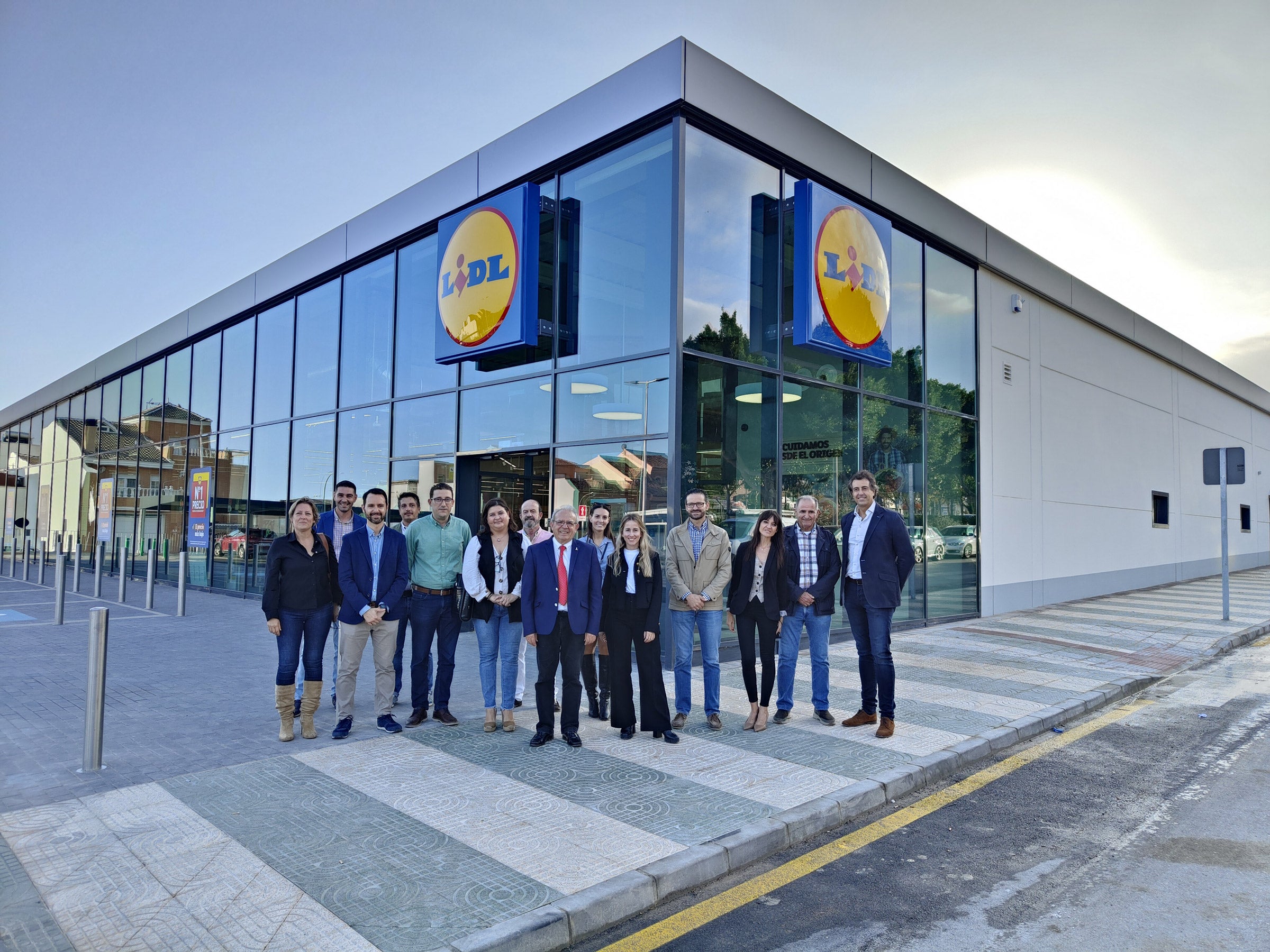 La inauguración del primer Lidl en Puebla de Vícar, en imágenes