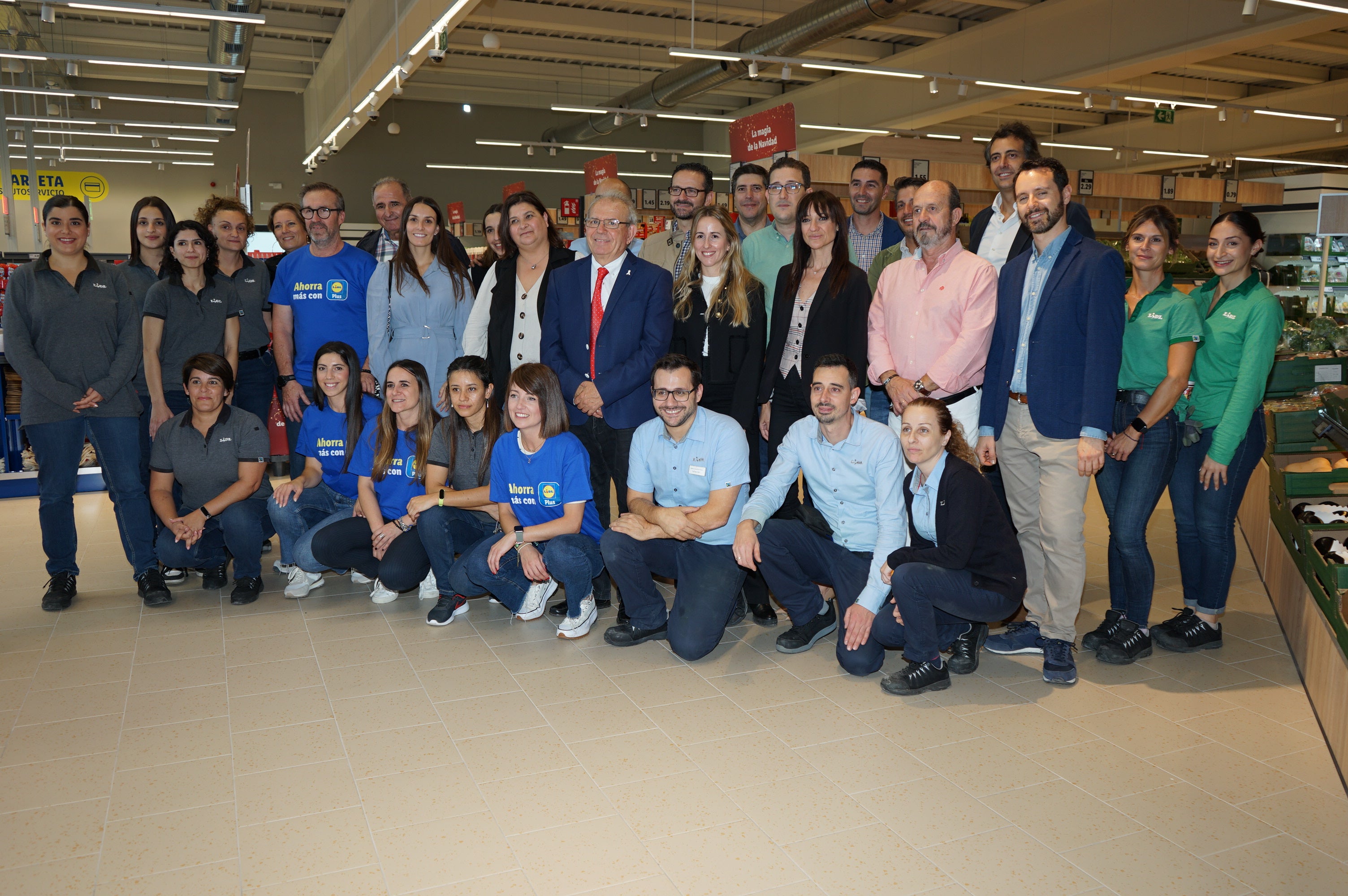 La inauguración del primer Lidl en Puebla de Vícar, en imágenes