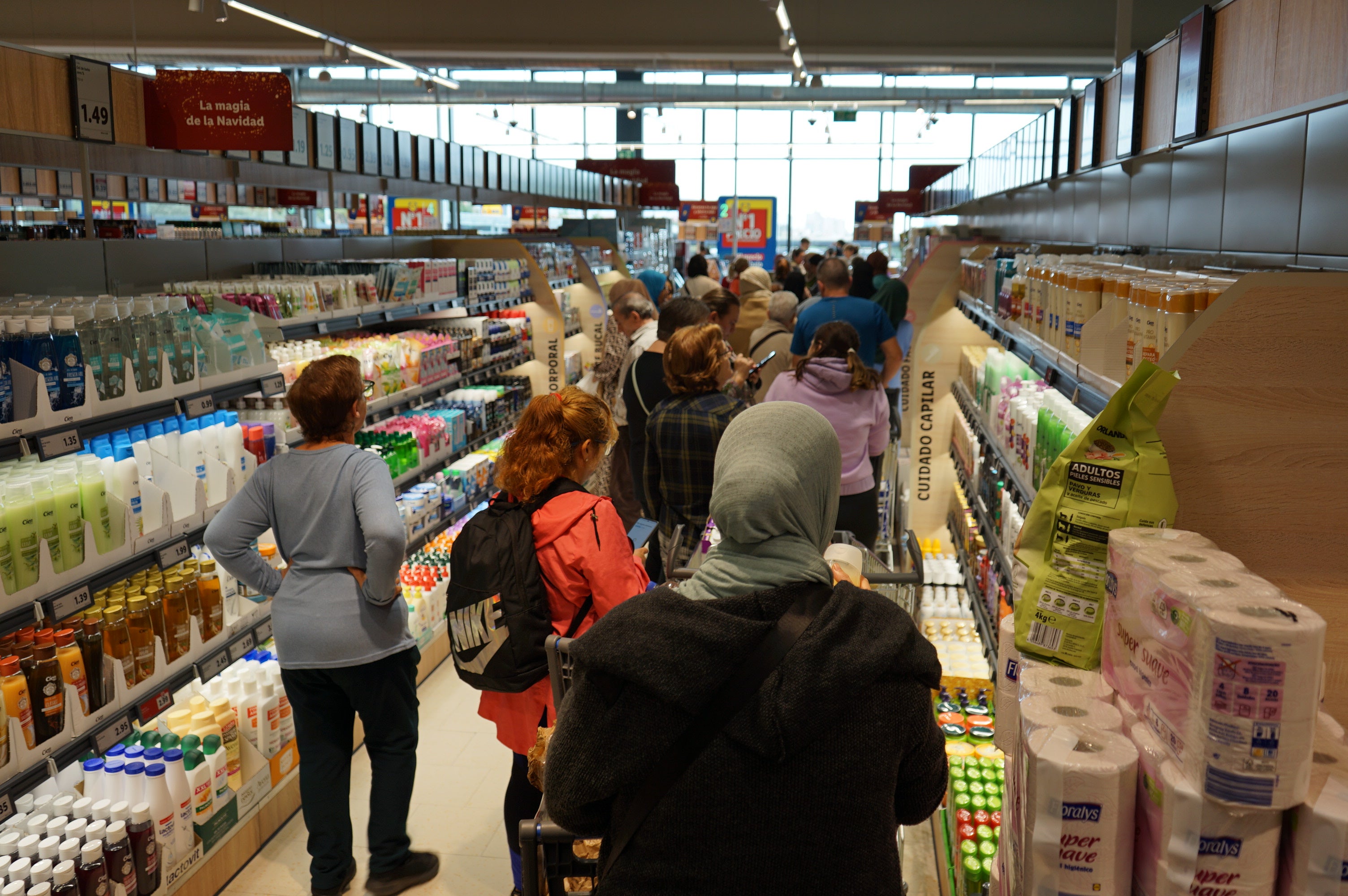 La inauguración del primer Lidl en Puebla de Vícar, en imágenes