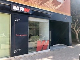Imagen de la sucursal de MRW en Almería.