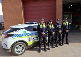 Algunos de los agentes de Roquetas que están en Catarroja.