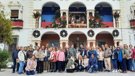 Vecinos de La Mojonera visitan las calles de Priego de Córdoba