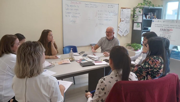 Eracis Roquetas inicia diciembre con un balance positivo de personas atendidas