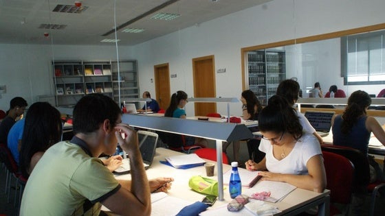 La Biblioteca Joven de Vícar refuerza su horario de cara a exámenes del primer cuatrimestre