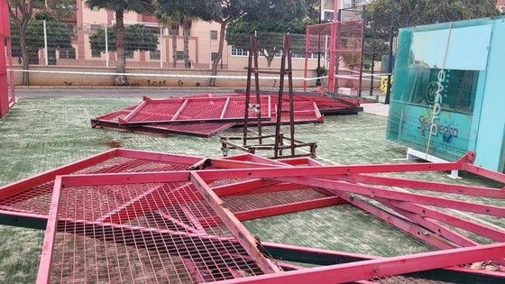 Quejas por el «abandono» de las instalaciones deportivas de Las Salinas