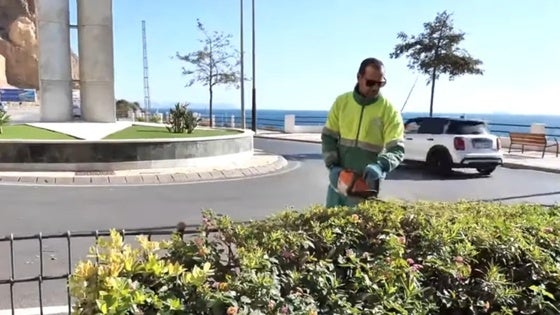 Roquetas de Mar embellece uno de los miradores más emblemáticos