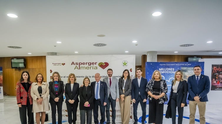 Roquetas acoge la gala benéfica de Asperger Almería premiando el compromiso de la sociedad