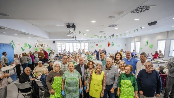 Roquetas celebra el Día de Andalucía con las tradicionales migas