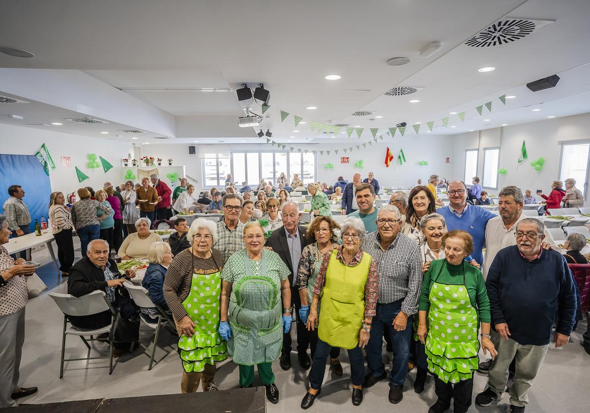 Esta celebración contó con la presencia de concejales del equipo de Gobierno de Amat.