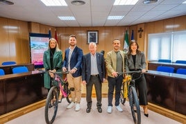 El Ayuntamiento organiza las rutas «Pedaleando por Roquetas de Mar»
