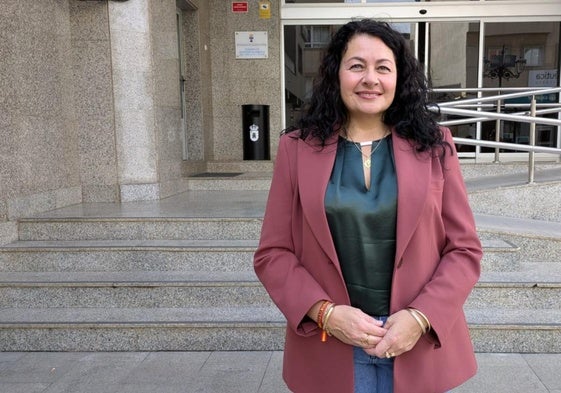La portavoz de Vox Roquetas, Soledad Pérez, en el Ayuntamiento.