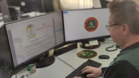 Un detenido en Roquetas por estafar hasta 72.000 euros a empresas de Jaén, Murcia y Las Palmas