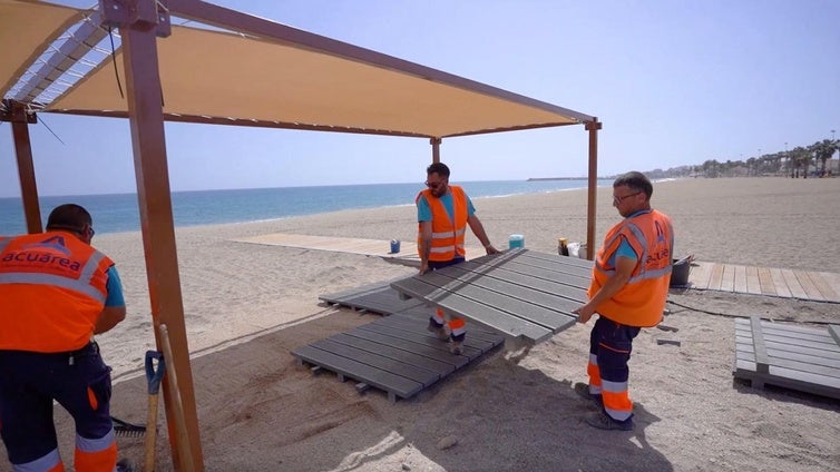 Roquetas refuerza las playas con un operativo que estará hasta el 31 de octubre