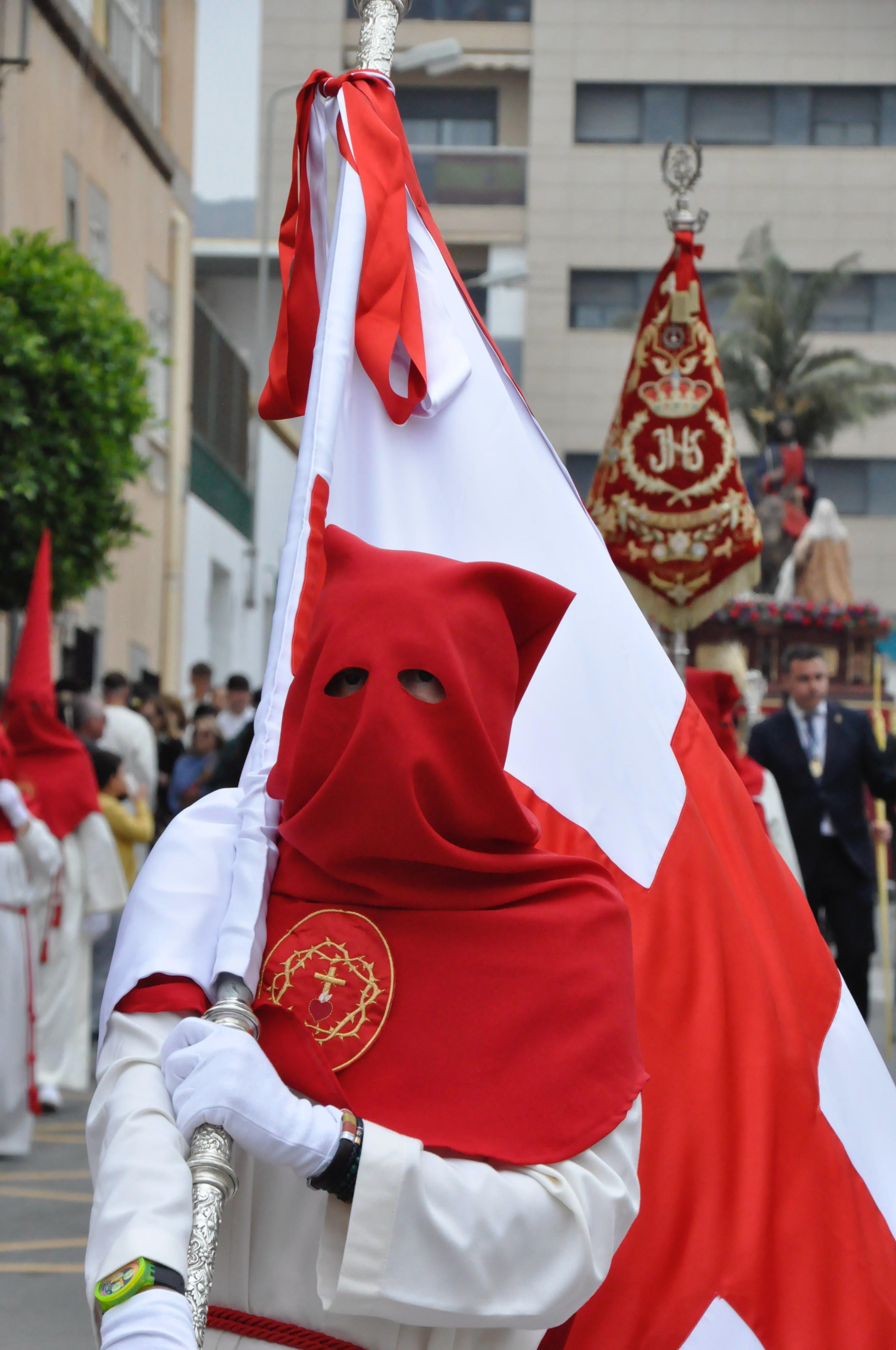 El Parador saca a La Borriquita entre la felicidad del inicio del Domingo de Ramos
