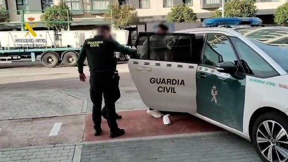 Un detenido en Roquetas al caer un clan acusado de estafar más de tres millones a empresas
