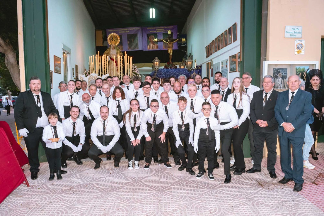 El Santísimo Cristo de la Esperanza y Nuestra Señora de la Pasión despiden el Viernes Santo en Vícar