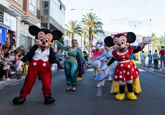 Mickey Mouse y Minnie se pasaron a disfrutar por El Parador.