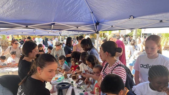 Vícar celebra el Día de las Familias con música, juegos tradiciones y chocolate