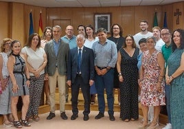 El delegado terriotorial de la Junta, Amós García, visita el Ayuntamiento de Roquetas.