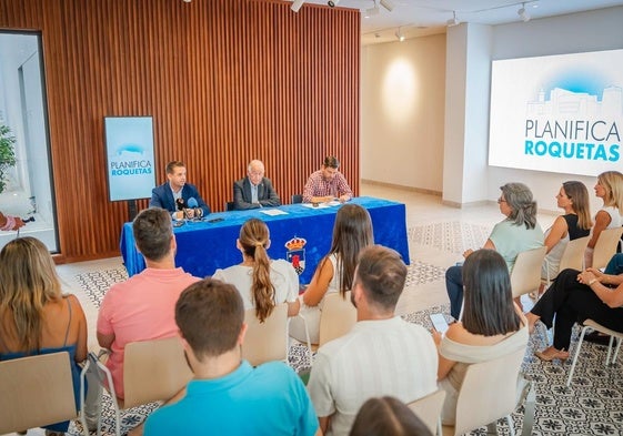 La presentación del acto se llevó a cabo en el Museo Casa Anita, a unos pocos metros del Ayuntamiento de Roquetas.