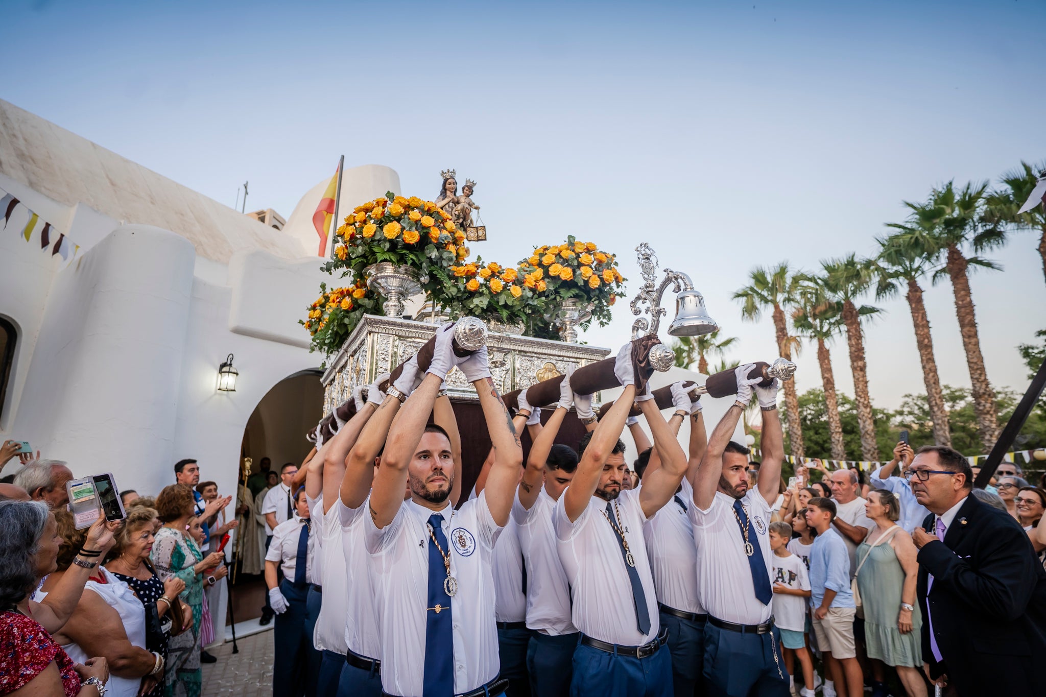La Virgen del Carmen pasea por Aguadulce
