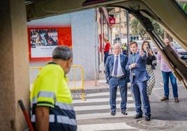 El concejal de Urbanismo, José Luis Llamas, subrayó la importancia de este contrato para el desarrollo urbano de Roquetas.