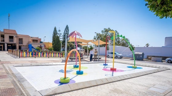 Roquetas crea una nueva zona de ocio para el disfrute de los más jóvenes en El Solanillo