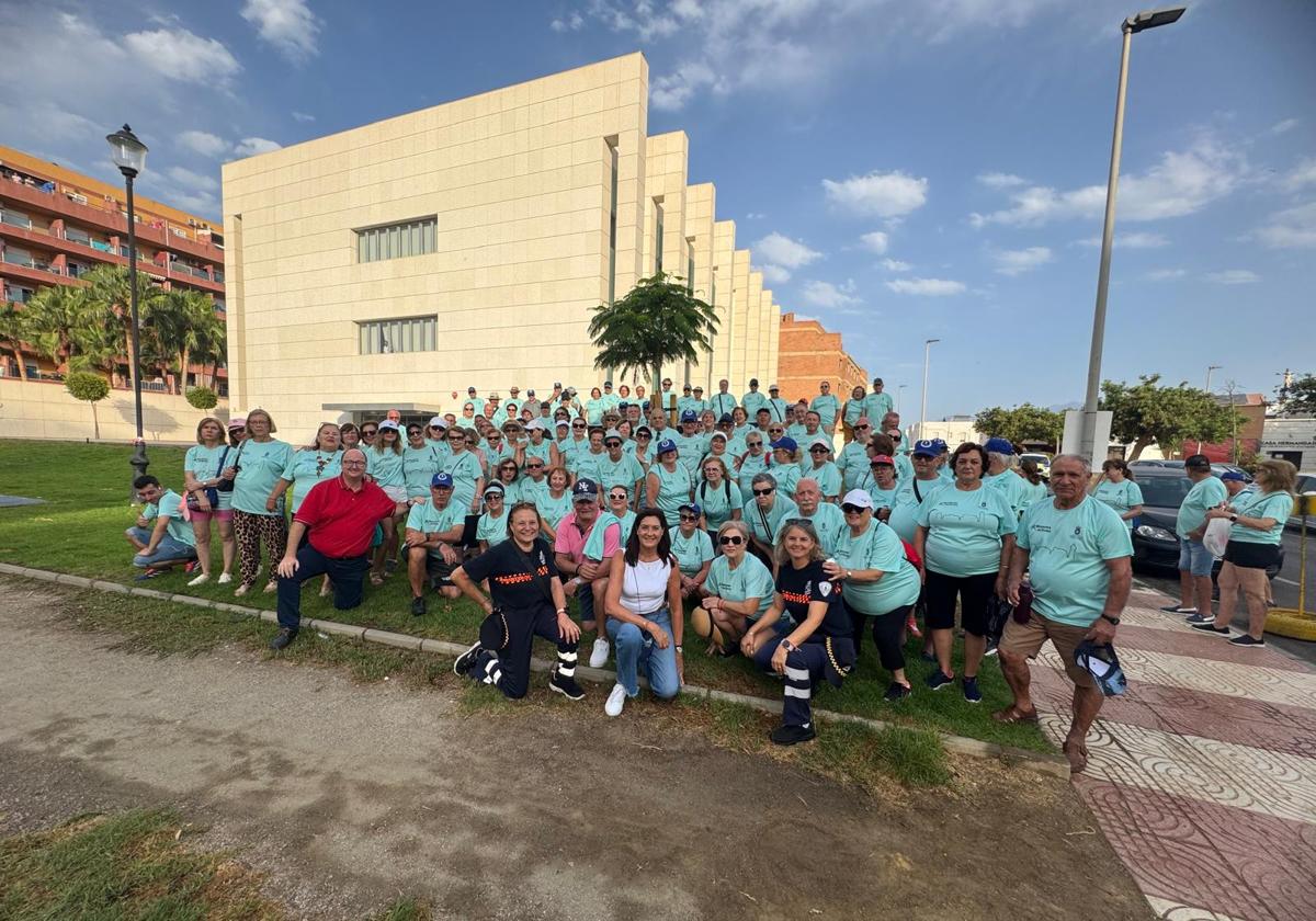 Foto grupal después de finalizar la maratón de caminar, una de las actividades más tradicionales.