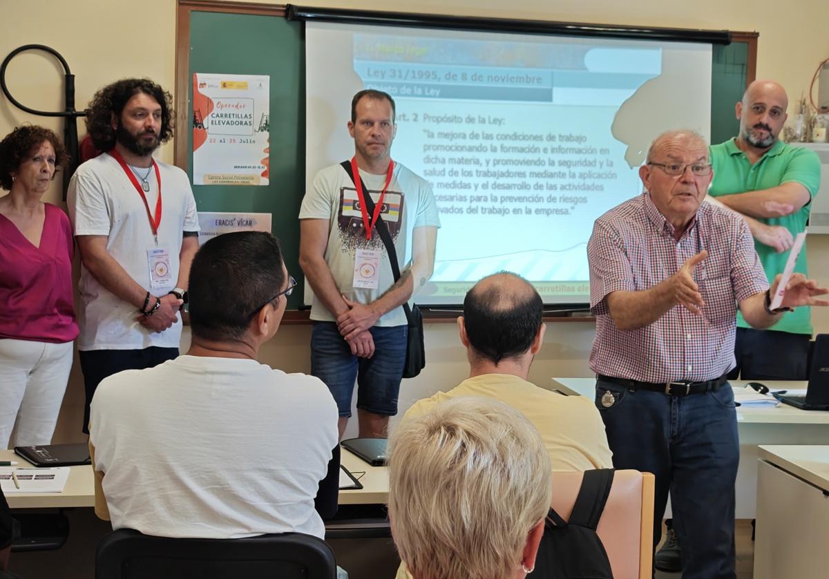 Imagen de uno de los cursos en el municipio vicario.